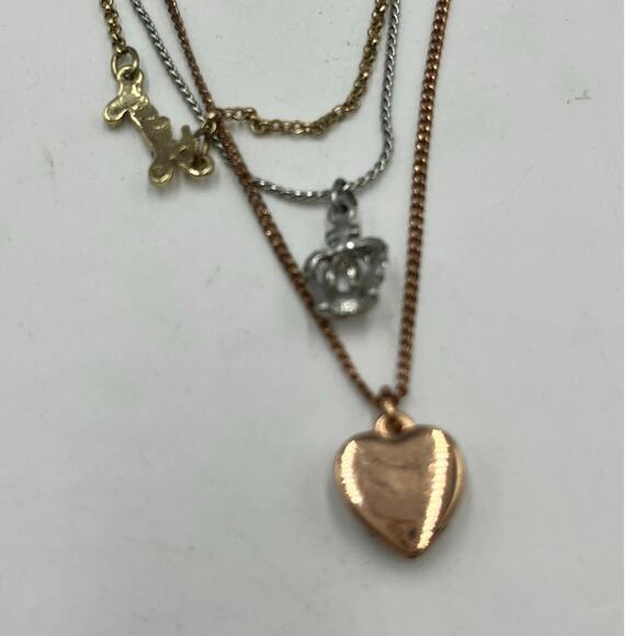 Juicy Couture Tiered Graduated Triple Strand 3 Charm Logo Crown Heart Necklace - Picture 7 of 7